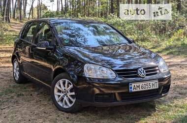 Хэтчбек Volkswagen Golf 2006 в Звягеле