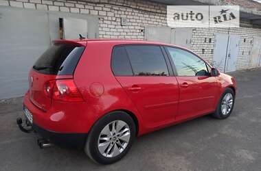 Хэтчбек Volkswagen Golf 2005 в Николаеве