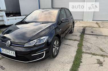 Хэтчбек Volkswagen Golf 2019 в Ужгороде