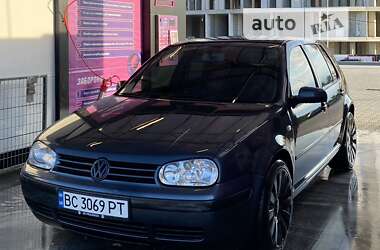 Хетчбек Volkswagen Golf 2002 в Львові