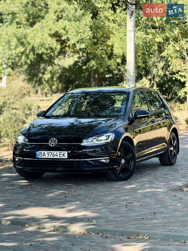 Хэтчбек Volkswagen Golf 2019 в Кропивницком