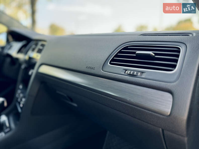 Хэтчбек Volkswagen Golf 2019 в Кропивницком