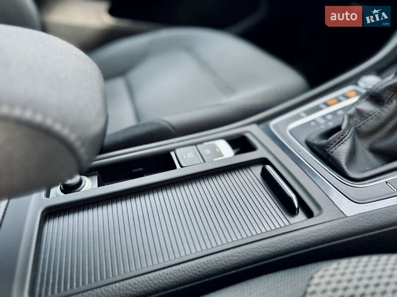 Хэтчбек Volkswagen Golf 2019 в Кропивницком