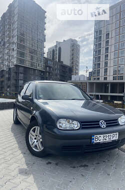 Хетчбек Volkswagen Golf 2001 в Львові