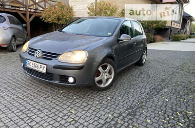 Хетчбек Volkswagen Golf 2004 в Стрию