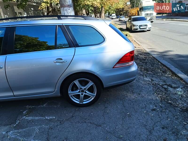 Универсал Volkswagen Golf 2009 в Виннице