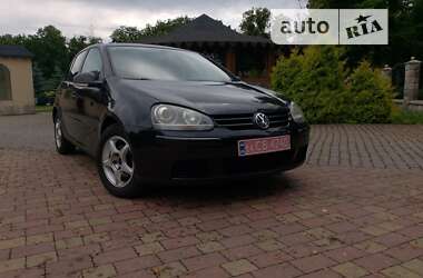 Хэтчбек Volkswagen Golf 2005 в Жовкве