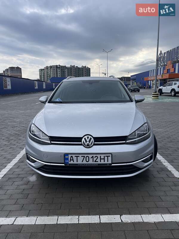 Универсал Volkswagen Golf 2019 в Калуше