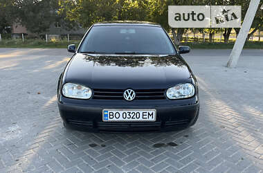 Хэтчбек Volkswagen Golf 2003 в Кременце