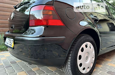 Хэтчбек Volkswagen Golf 2002 в Виннице