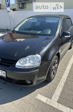 Хэтчбек Volkswagen Golf 2006 в Крюковщине