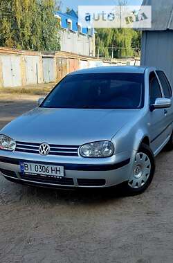 Хетчбек Volkswagen Golf 2002 в Сумах