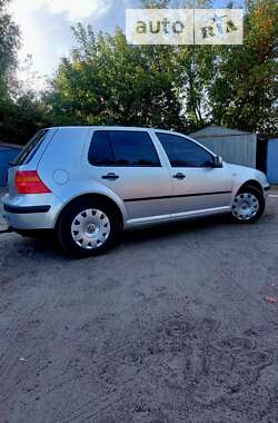 Хетчбек Volkswagen Golf 2002 в Сумах