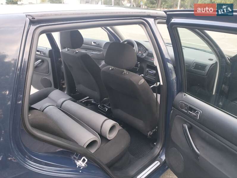 Хэтчбек Volkswagen Golf 2000 в Измаиле