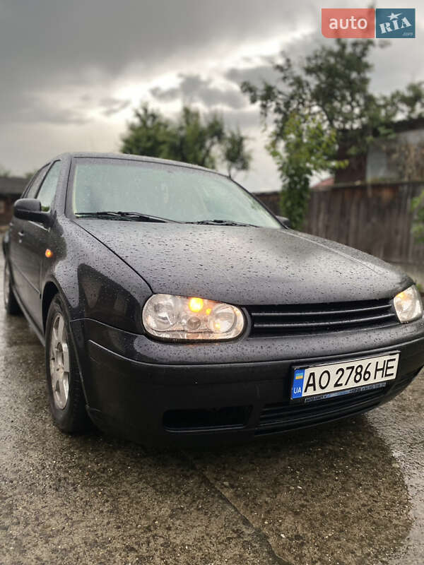 Хетчбек Volkswagen Golf 1998 в Мукачевому