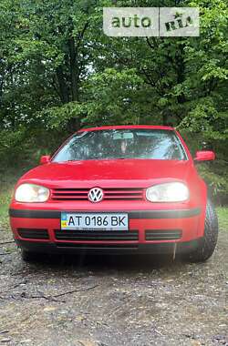 Хетчбек Volkswagen Golf 2000 в Тисмениці