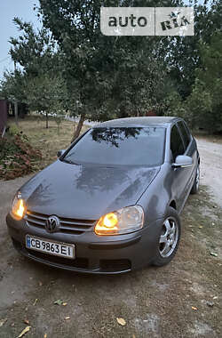 Хэтчбек Volkswagen Golf 2004 в Нежине