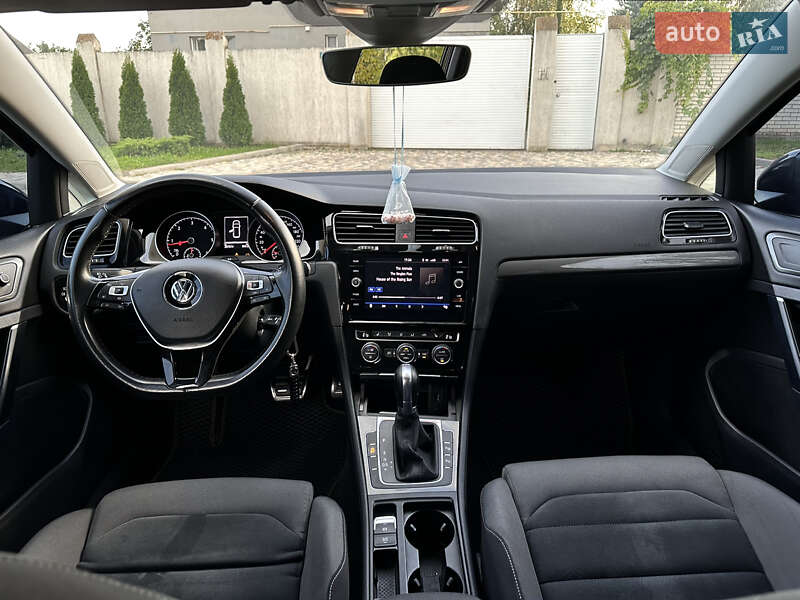 Універсал Volkswagen Golf 2019 в Одесі