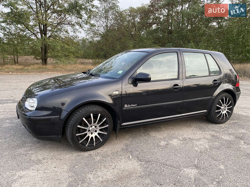 Хэтчбек Volkswagen Golf 2000 в Катеринополе