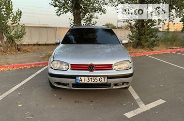 Універсал Volkswagen Golf 2002 в Ірпені