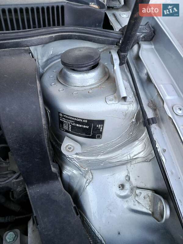 Хэтчбек Volkswagen Golf 2000 в Городке