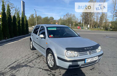 Хэтчбек Volkswagen Golf 1998 в Делятине