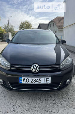 Универсал Volkswagen Golf 2010 в Сваляве