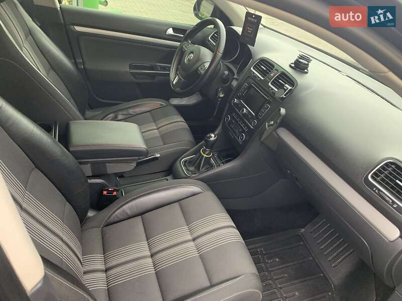 Универсал Volkswagen Golf 2013 в Гусятине