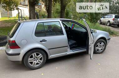 Хэтчбек Volkswagen Golf 2002 в Одессе