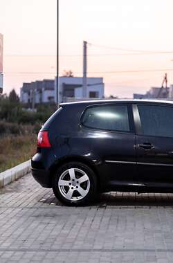 Хэтчбек Volkswagen Golf 2004 в Львове