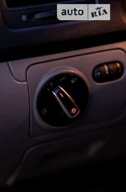 Хэтчбек Volkswagen Golf 2004 в Львове