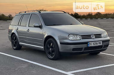 Универсал Volkswagen Golf 2003 в Ровно