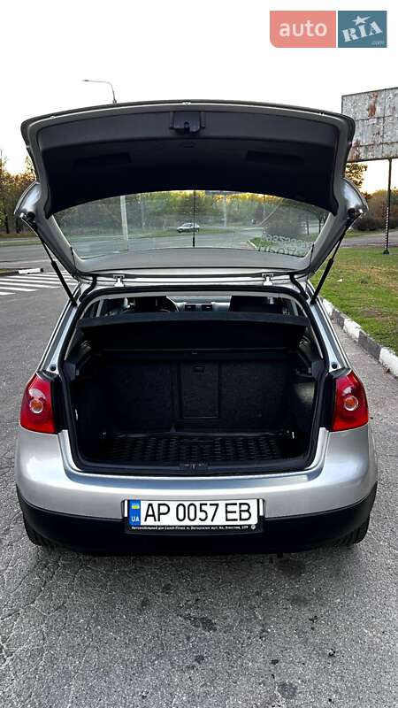 Хетчбек Volkswagen Golf 2006 в Запоріжжі