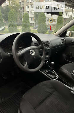 Хэтчбек Volkswagen Golf 2001 в Червонограде