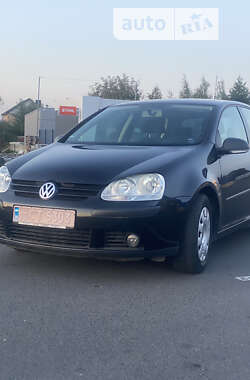 Хетчбек Volkswagen Golf 2006 в Луцьку