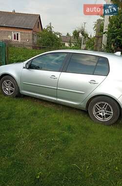 Хэтчбек Volkswagen Golf 2006 в Львове