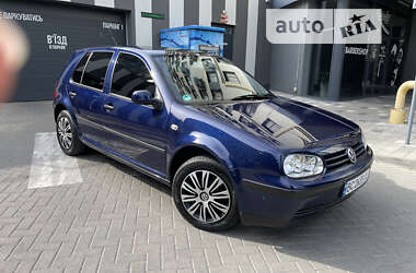 Хэтчбек Volkswagen Golf 2002 в Львове