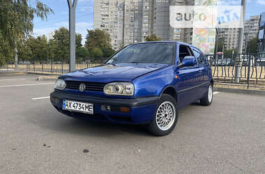 Хэтчбек Volkswagen Golf 1993 в Харькове