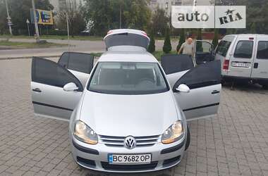 Хетчбек Volkswagen Golf 2004 в Дрогобичі