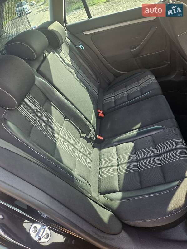 Універсал Volkswagen Golf 2013 в Одесі