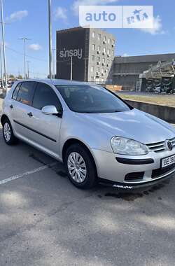 Хетчбек Volkswagen Golf 2004 в Миколаєві