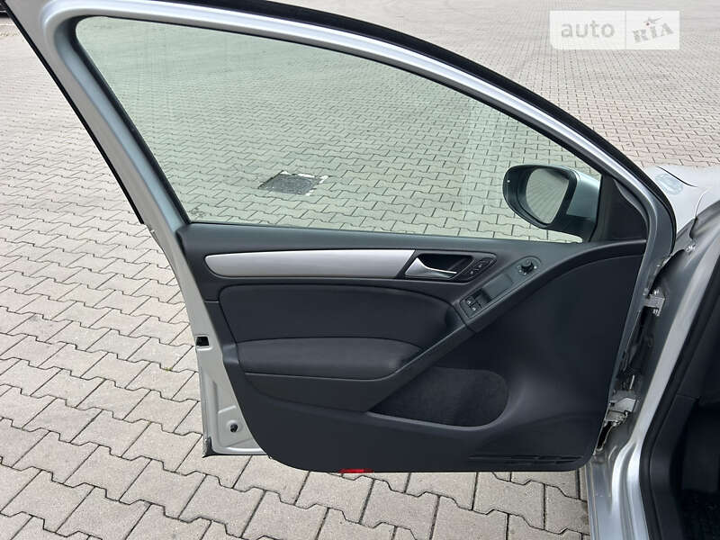 Хетчбек Volkswagen Golf 2011 в Вінниці