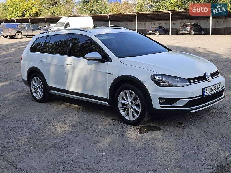 Універсал Volkswagen Golf 2016 в Кривому Розі