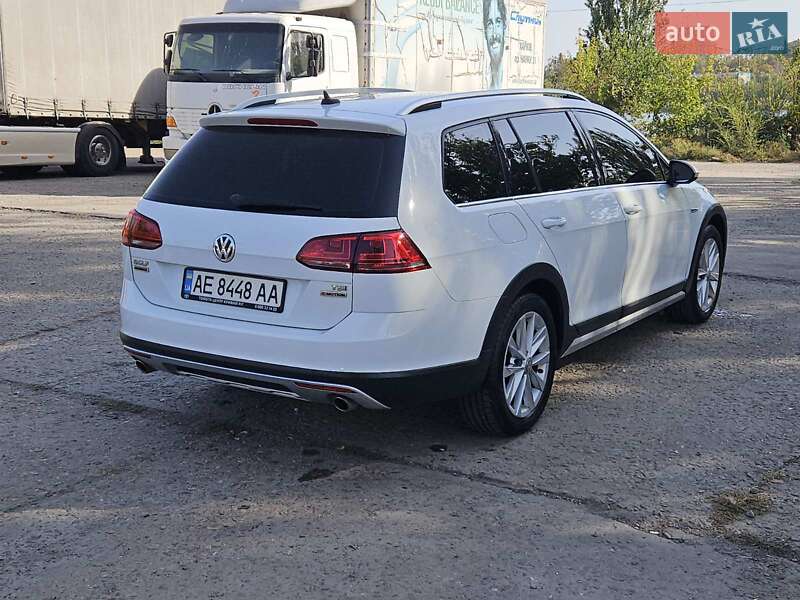 Універсал Volkswagen Golf 2016 в Кривому Розі