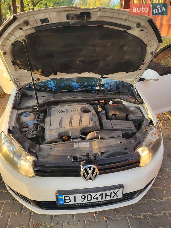 Універсал Volkswagen Golf 2010 в Полтаві