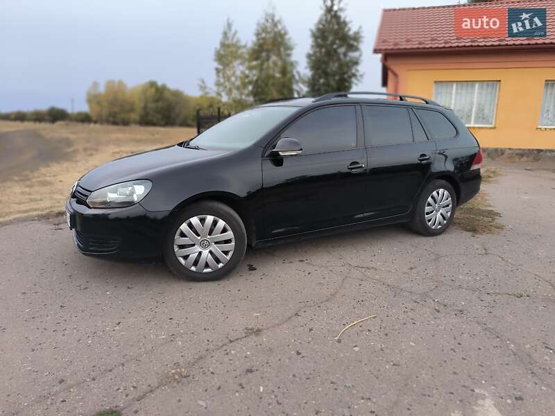 Универсал Volkswagen Golf 2011 в Полтаве