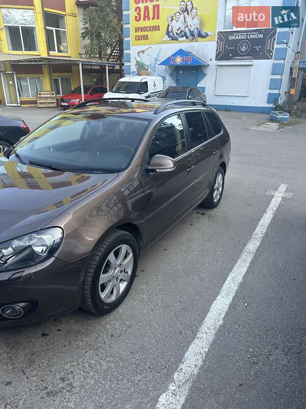 Универсал Volkswagen Golf 2011 в Днепре