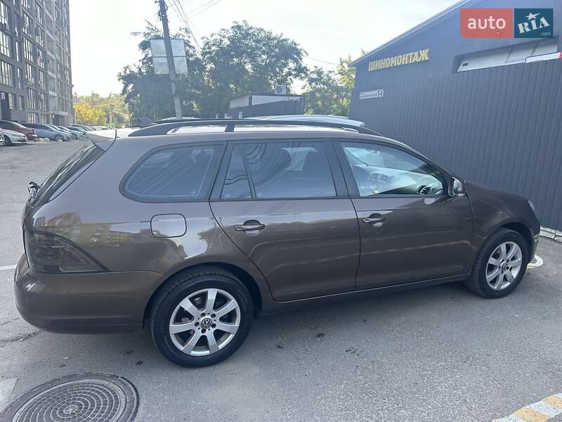 Универсал Volkswagen Golf 2011 в Днепре