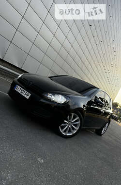 Хэтчбек Volkswagen Golf 2011 в Киеве