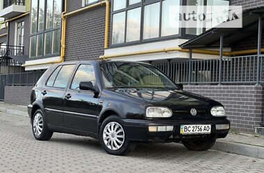 Хетчбек Volkswagen Golf 1995 в Жовкві